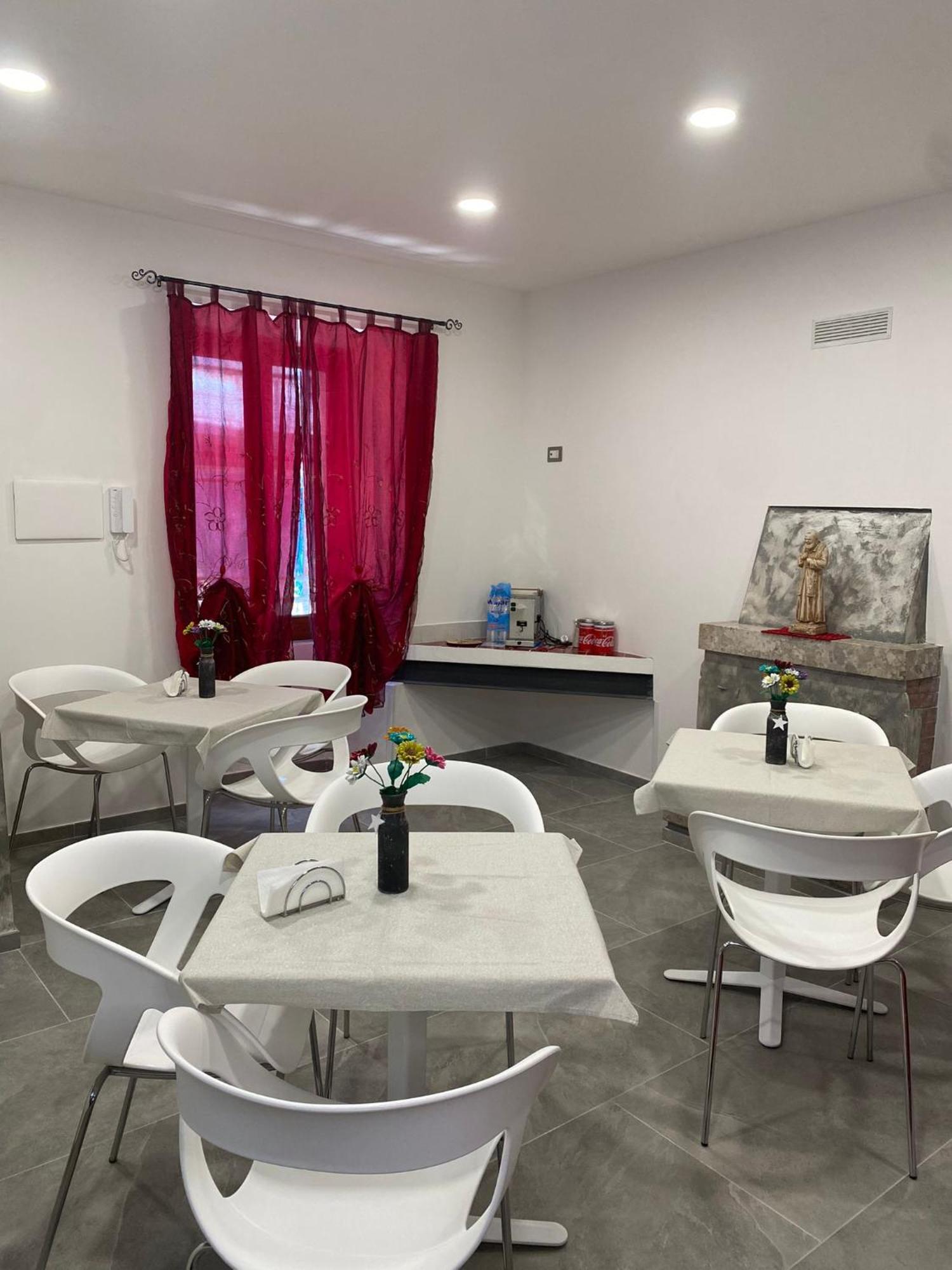 Guesthouse Affittacamere Padre Pio Morcone Centro Екстериор снимка